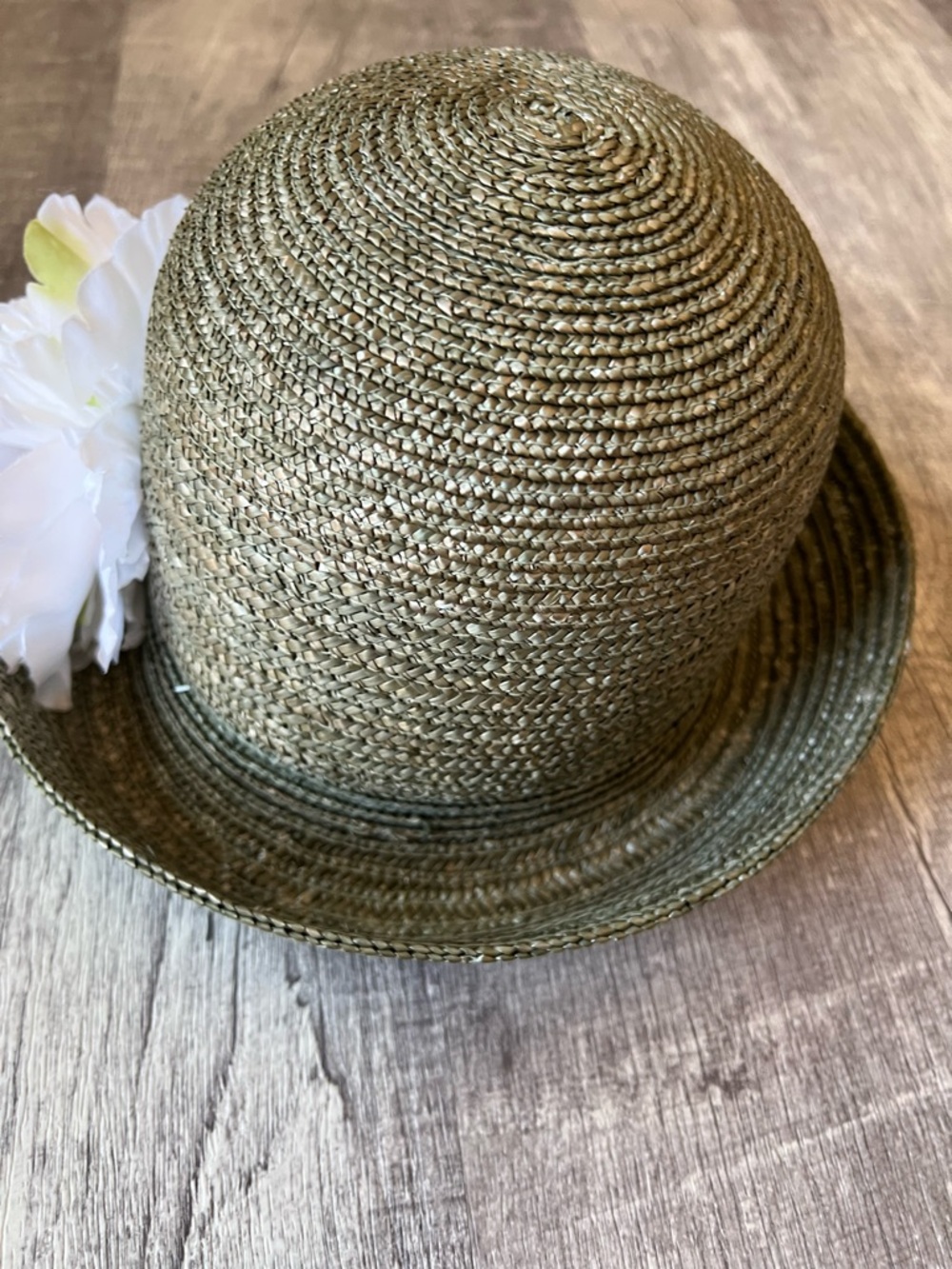 betmar sage green braided straw cloche with white floral tag - Picture 8 of 12